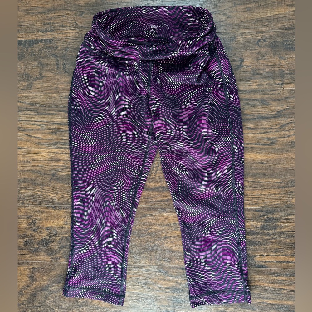 Zelos capri leggings, size XS, purple/pink design